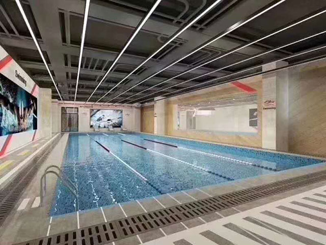 郫都区游泳池灯具安装案例